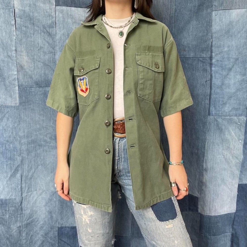 Military-Style Short Sleeve Shirt Jacket in Olive Green